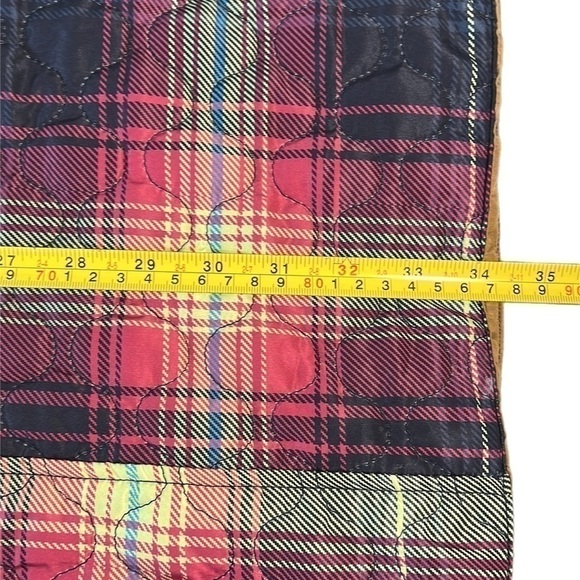 NWOT Urban Outfitters Women's Nylon Quilted Boxy Patchwork Poncho One Size - Picture 10 of 13